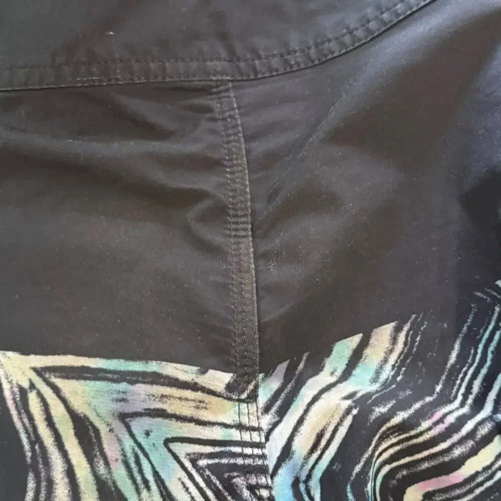 Volcom Mod-Tech Boys Black Multicolor Surf Boardshorts Size 26